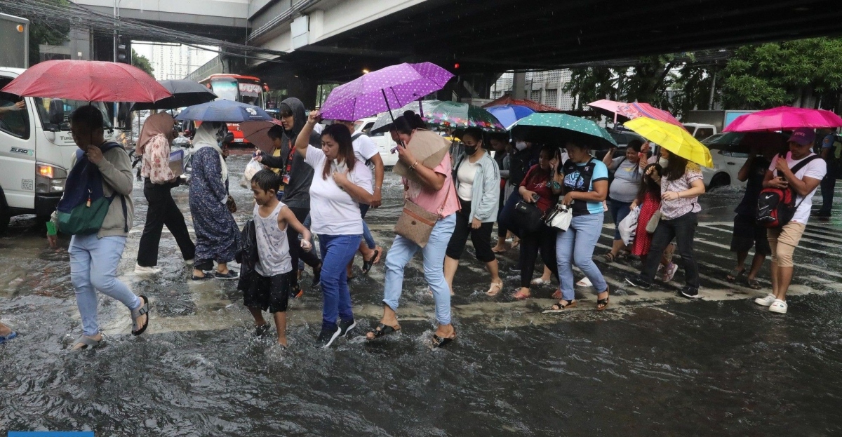 Philippines đóng cửa các cơ quan Chính phủ, trường học vì bão Carina